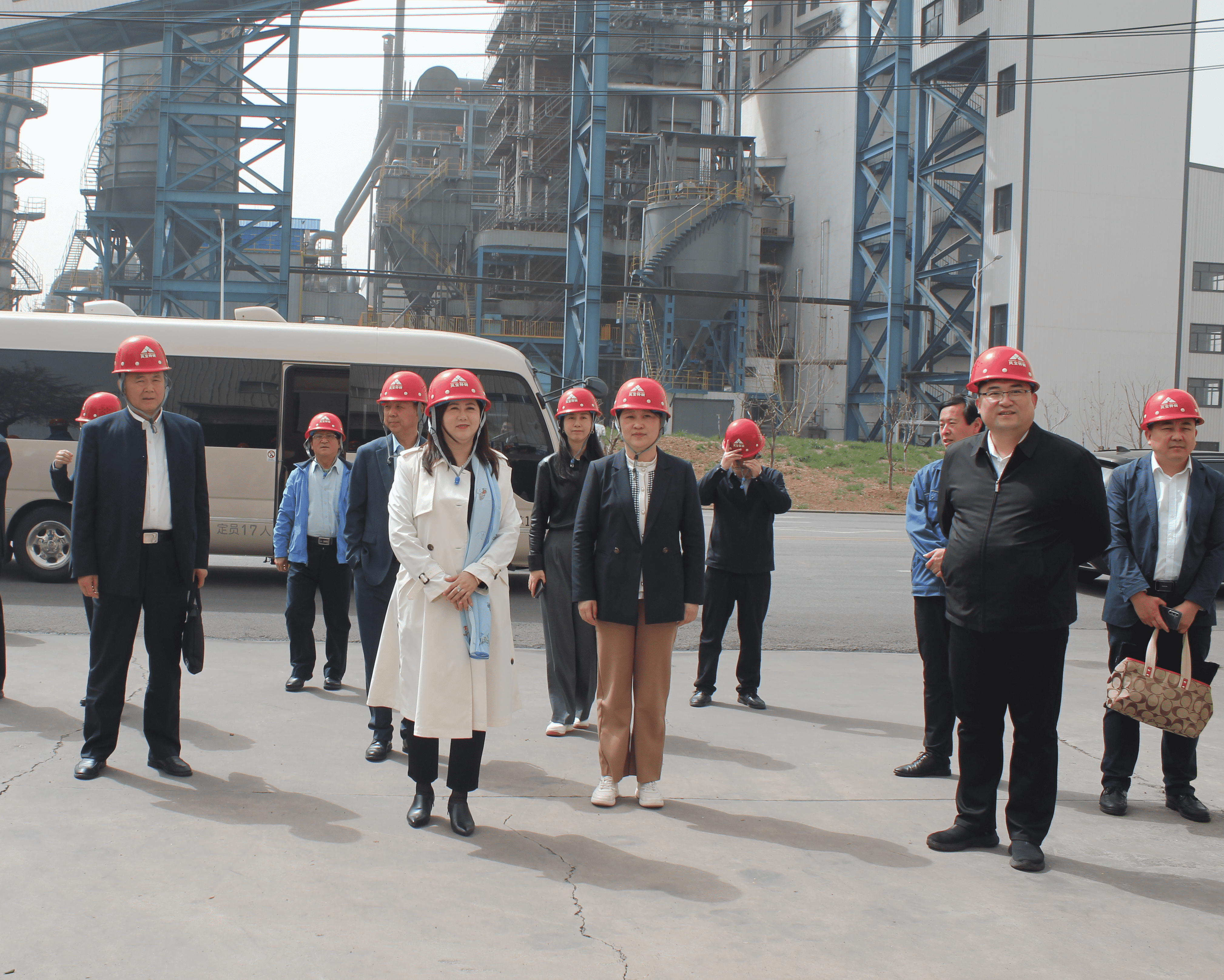 珠海华科大校友会考察团莅临九游网·官方端网站登录入口集团考察